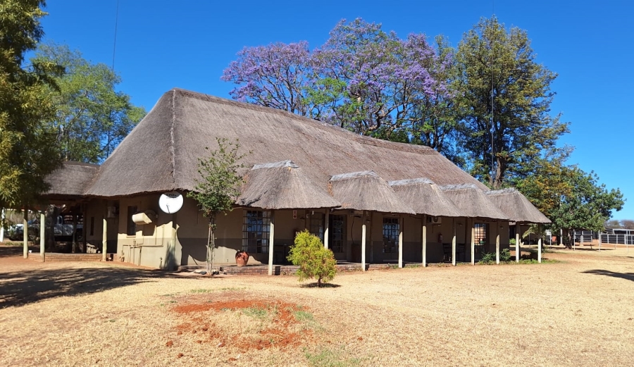 6 Bedroom Property for Sale in Zeerust North West